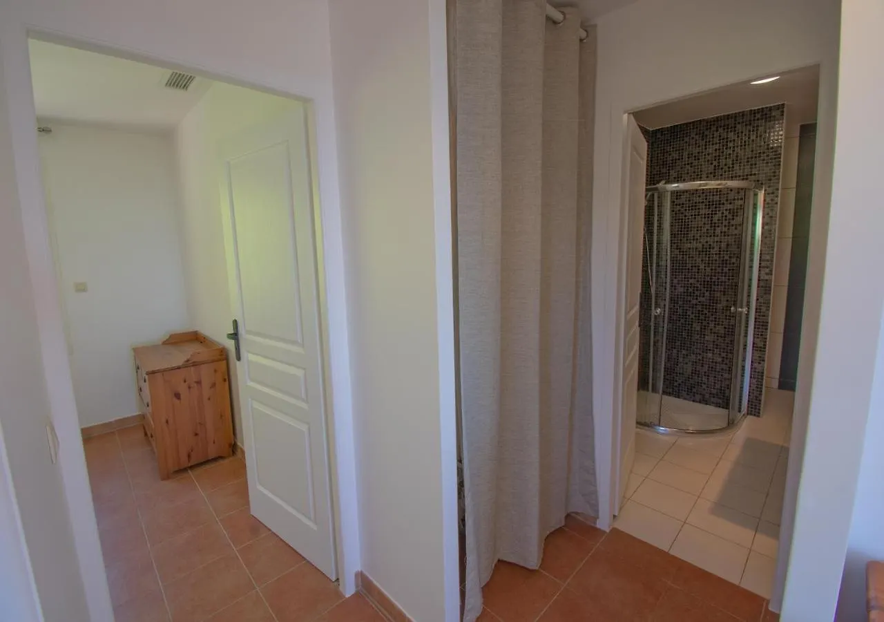 Le Mimosa 4 Pers 80 M2 Shared Pool Apartment Saint-Cezaire-sur-Siagne 0*,